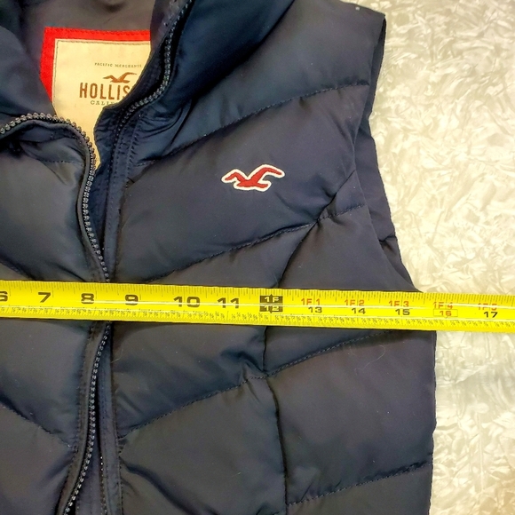 🎽 Hollister Navy Feathers & Down Zip Up Vest - Picture 3 of 8
